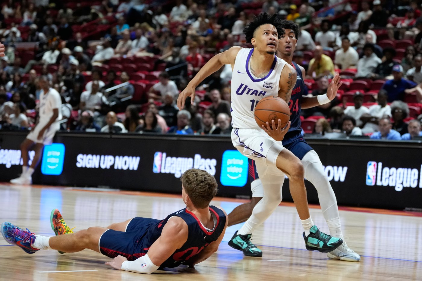 Jazz guard Trey Alexander stretchered off with bruised rib in NBA Summer League game | iNFOnews.ca