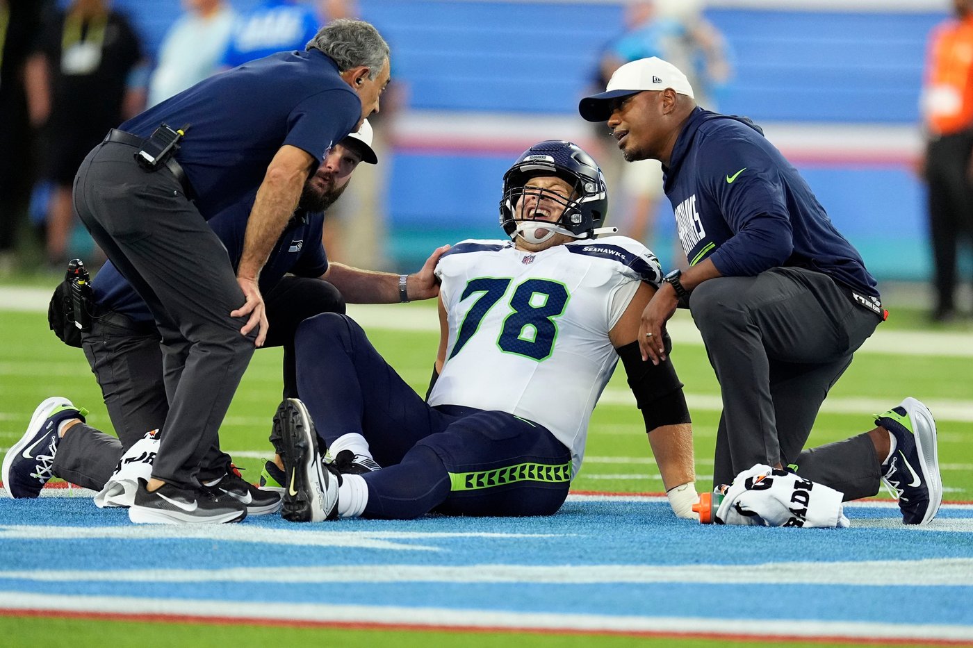 Rookie LB Bud Clark among 2 major injuries for Seahawks against the Titans | iNFOnews.ca