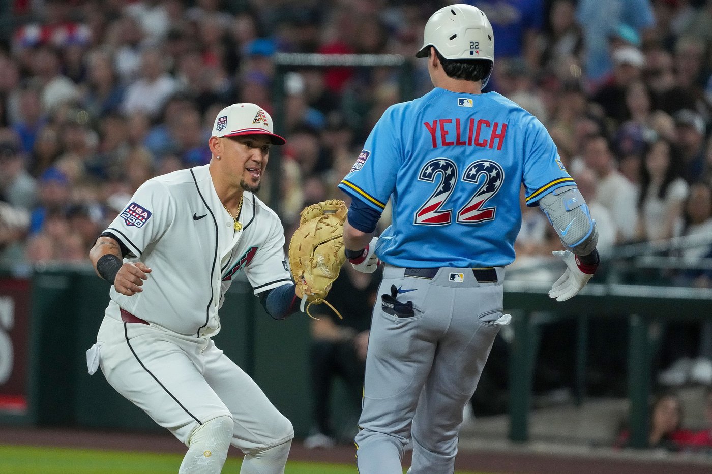 Del Castillo hits 3-run homer to lift Diamondbacks past Brewers 4-3 | iNFOnews.ca