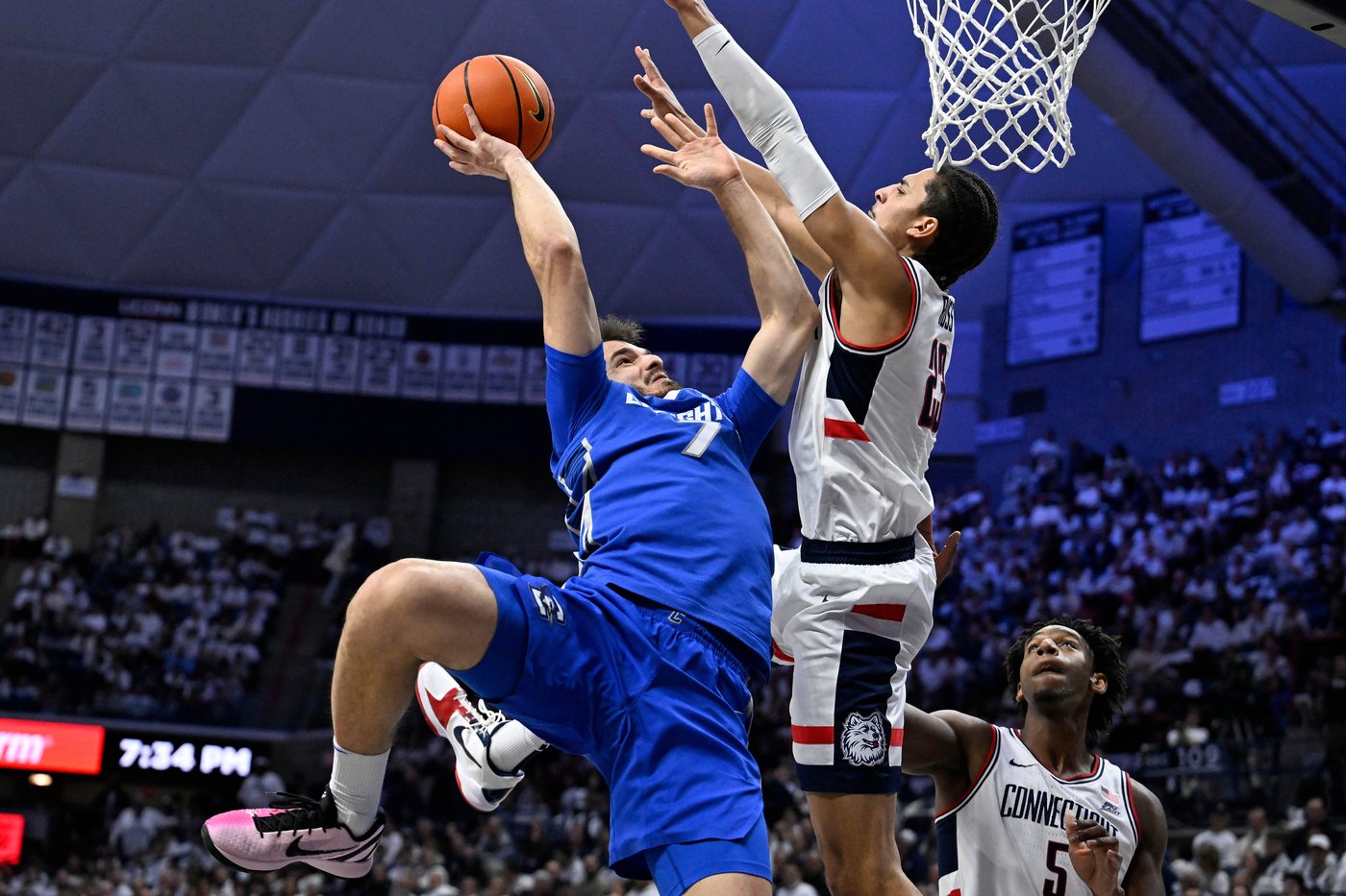 Creighton beats No. 5 UConn 91-84 for the Huskies' first home conference loss | iNFOnews.ca