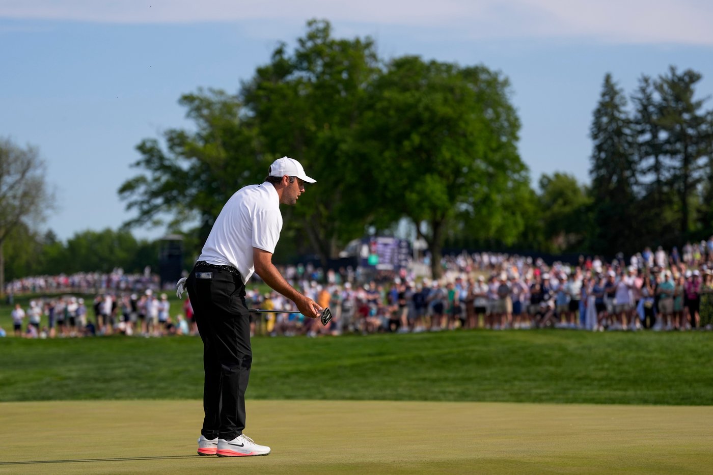 Scheffler’s putter goes cold, forcing big comeback for shot at 2nd straight PGA Championship | iNFOnews.ca