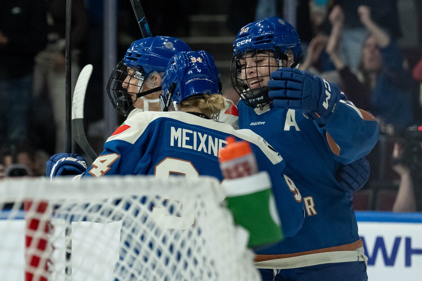 Vancouver Goldeneyes hold on for 4-3 win over Montreal Victoire | iNFOnews.ca
