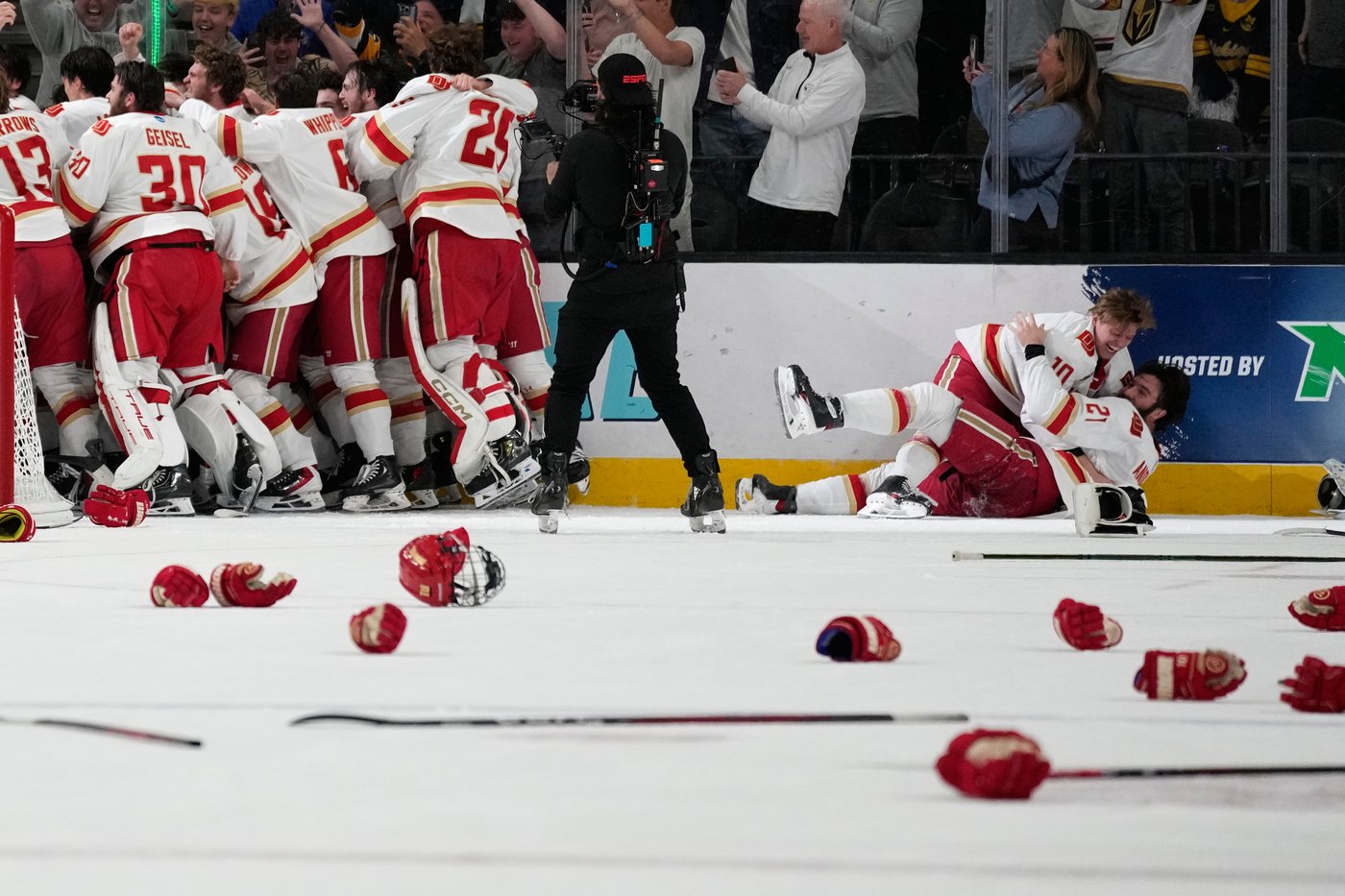 Denver beats Wisconsin 2-1 for its 11th national title, 3rd in 5 years | iNFOnews.ca
