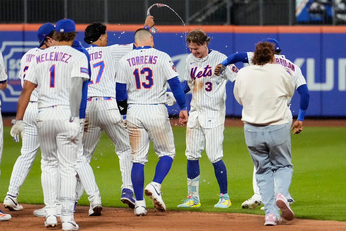 Benge walk-off single in 10th gives Mets 3-2 win over Tigers, atones for earlier misplay | iNFOnews.ca