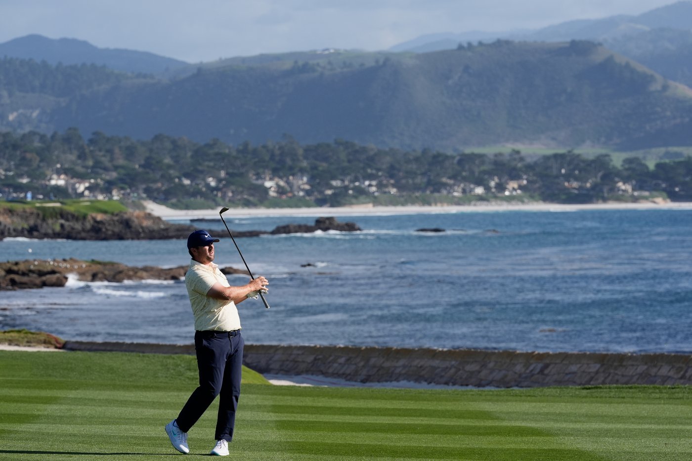 Hisatsune leads Pebble Beach on a gorgeous day with low scores. Scheffler didn't take advantage | iNFOnews.ca