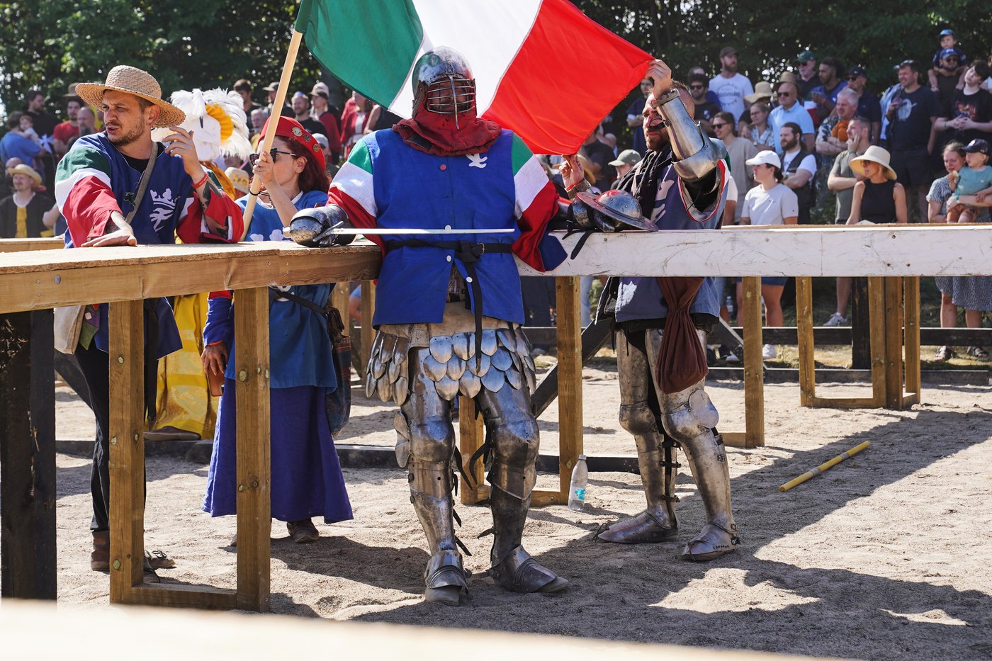 With swords, axes and shields, fighters go head-to-head in medieval combat world championship | iNFOnews.ca