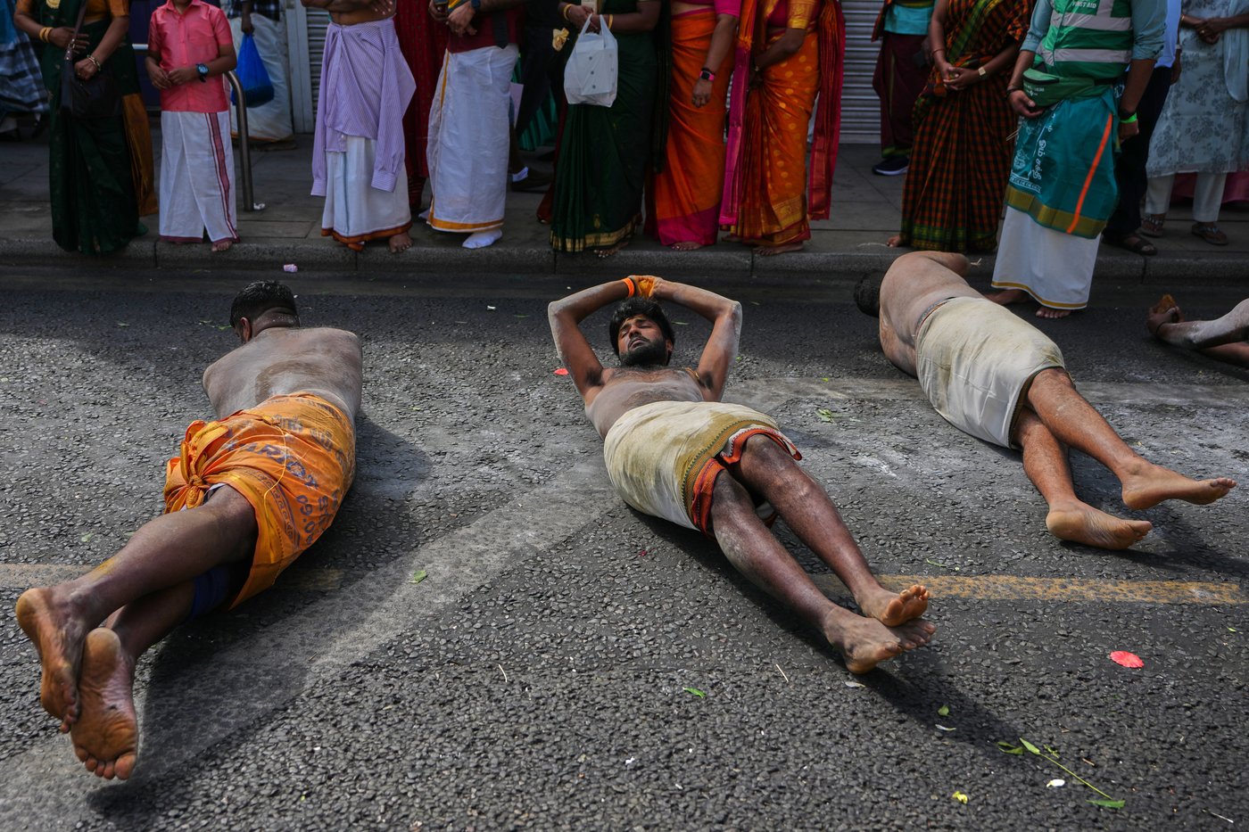 Hindu devotees honor goddesses in India and Britain, in photos | iNFOnews.ca