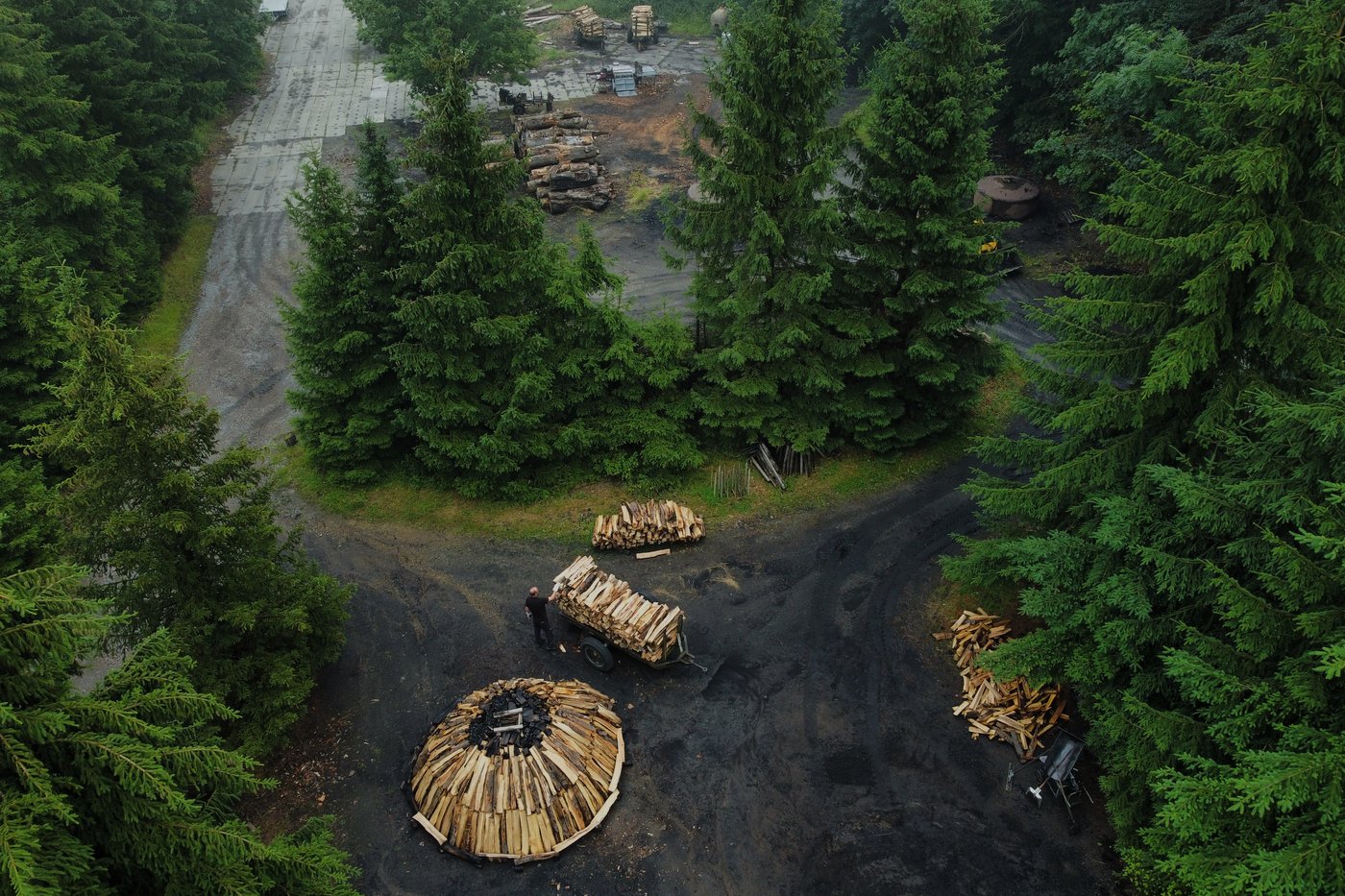 Brothers keep Germany’s ancient charcoal-burning tradition alive, in photos | iNFOnews.ca