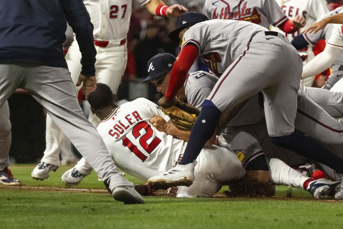 Brawl breaks out between Braves pitcher Reynaldo López and Angels slugger Jorge Soler | iNFOnews.ca Brawl breaks out between Braves pitcher Reynaldo López and Angels slugger Jorge Soler | iNFOnews.ca