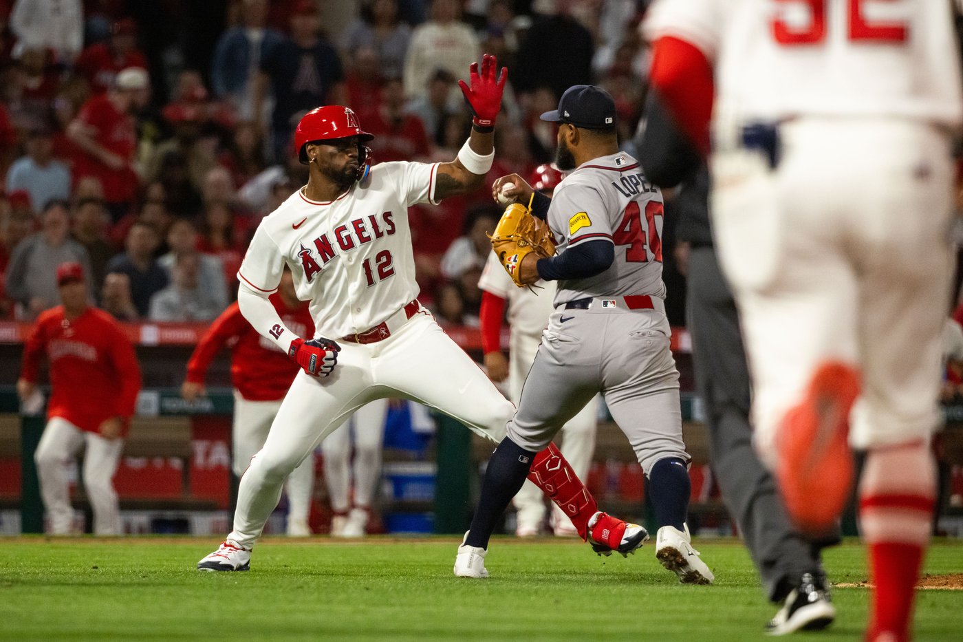 Brawl breaks out between Braves pitcher Reynaldo López and Angels slugger Jorge Soler | iNFOnews.ca Brawl breaks out between Braves pitcher Reynaldo López and Angels slugger Jorge Soler | iNFOnews.ca