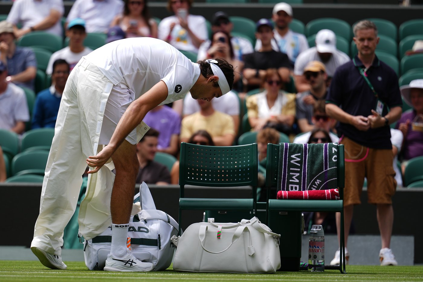 Taylor Fritz wins match and style points at Wimbledon. De Minaur also advances | iNFOnews.ca Taylor Fritz wins match and style points at Wimbledon. De Minaur also advances | iNFOnews.ca