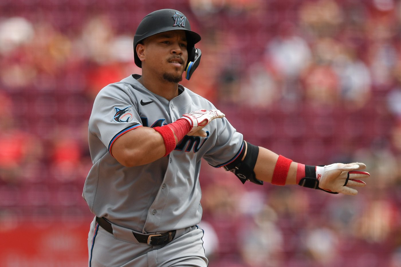 Hernández, Sanoja hit HRs in Marlins 7-1 win over Reds | iNFOnews.ca