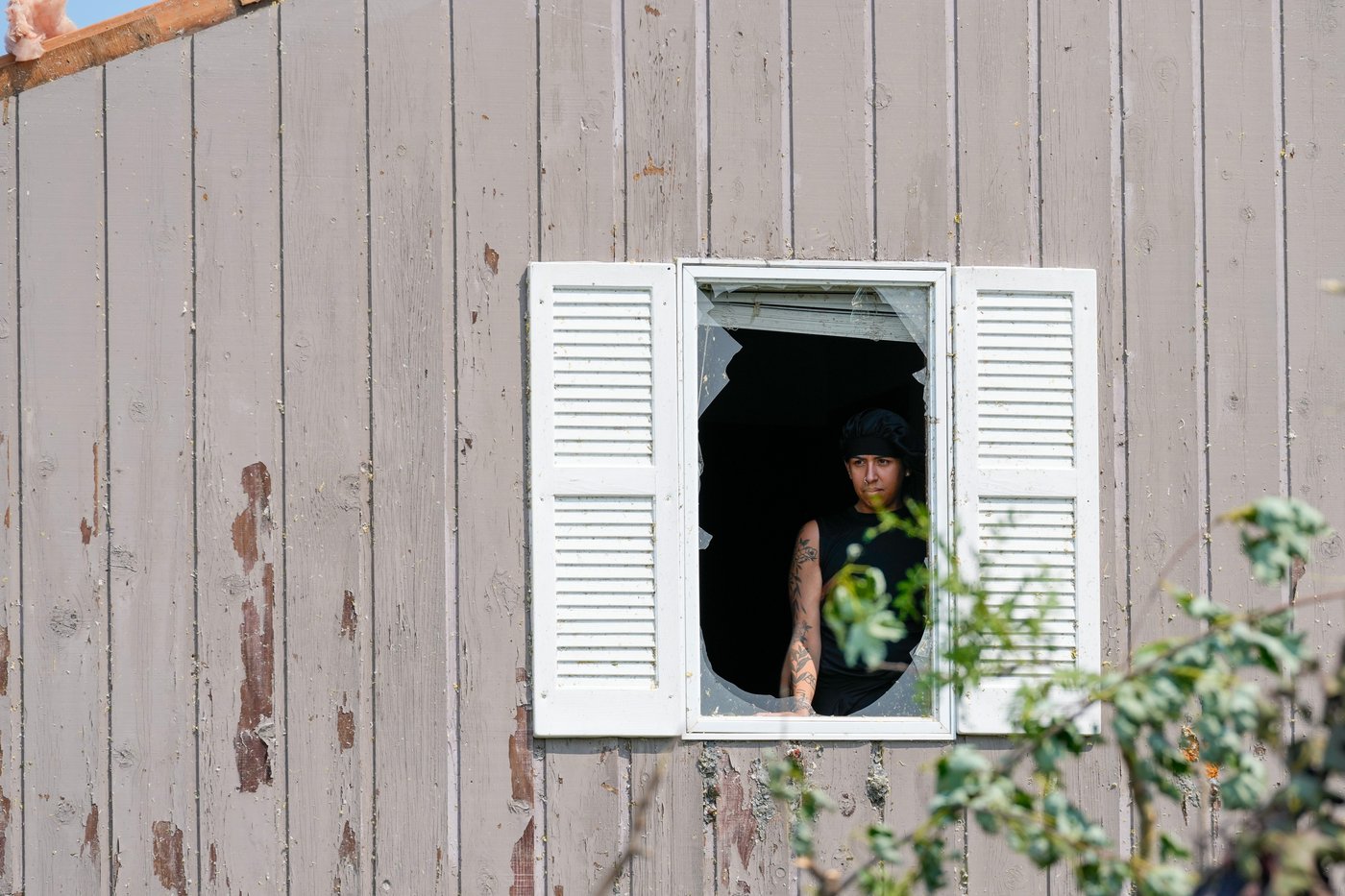 Twisted trees, crushed cars and shattered homes in Wisconsin, in photos | iNwheels