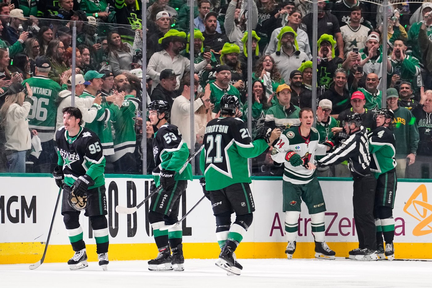 Johnston and Stars beat Wild 4-2 in Game 2 to even their first-round playoff series | iNFOnews.ca