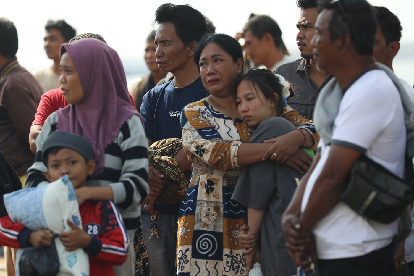 Rescuers evacuate more than 200 from a ferry fire that left at least 1 dead near Bali | iNFOnews.ca