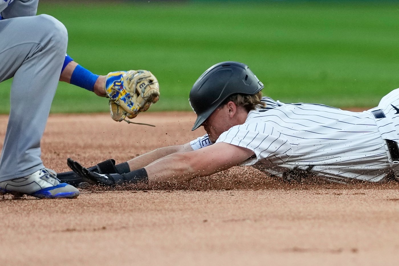 Hill's second pinch homer of season leads White Sox over Royals 6-5 | iNFOnews.ca