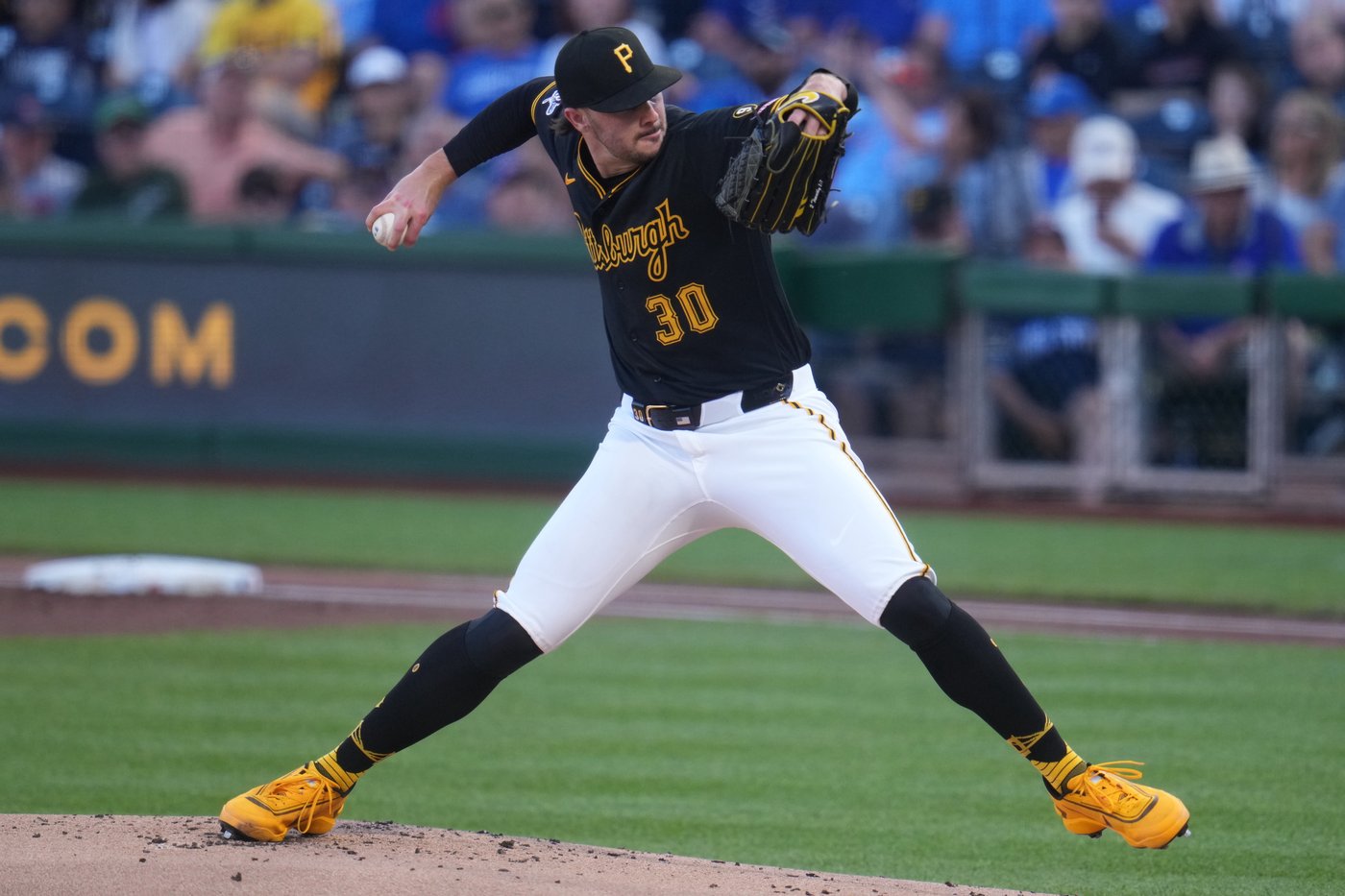 Happ homers again and Skenes loses his 3rd straight start as the Cubs sink the Pirates 7-2 | iNFOnews.ca