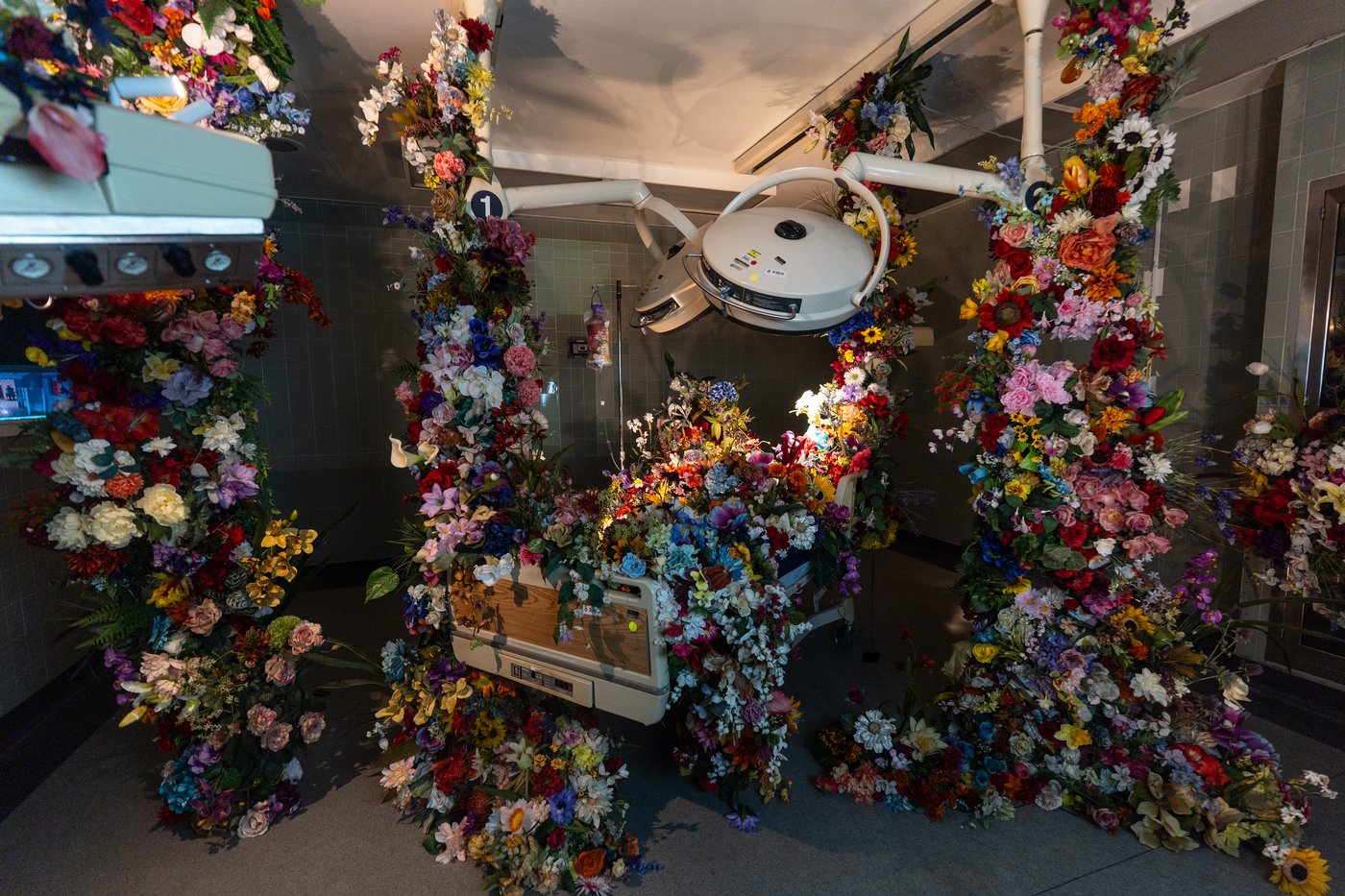 Former LA hospital hosts immersive art show, in photos | iNFOnews.ca