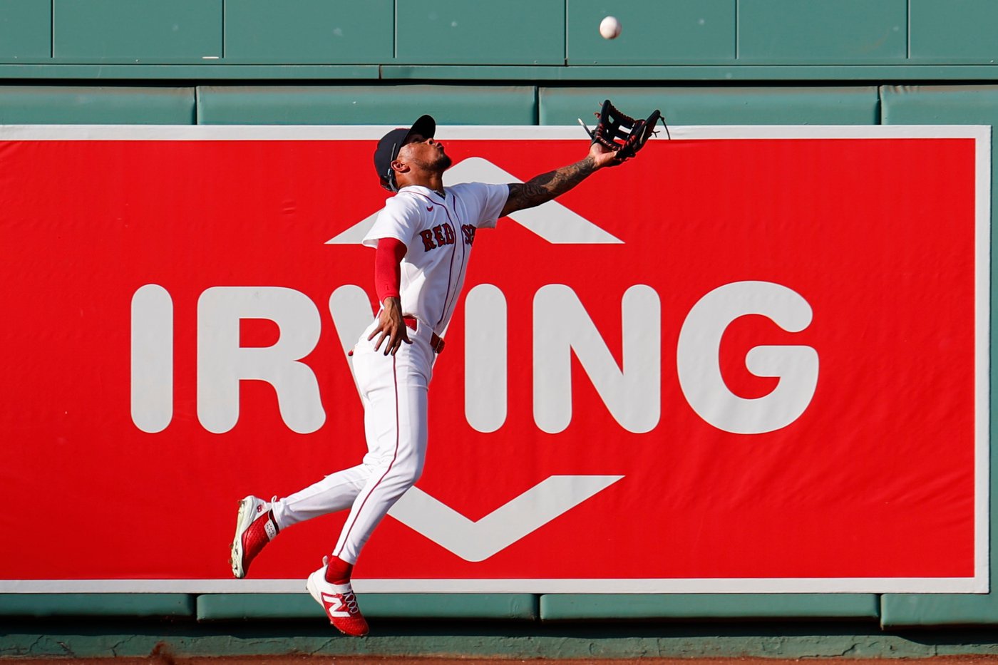 Nolan Arenado's broken-bat bloop in 10th sparks Diamondbacks to 7-6 win over Red Sox | iNFOnews.ca Nolan Arenado's broken-bat bloop in 10th sparks Diamondbacks to 7-6 win over Red Sox | iNFOnews.ca