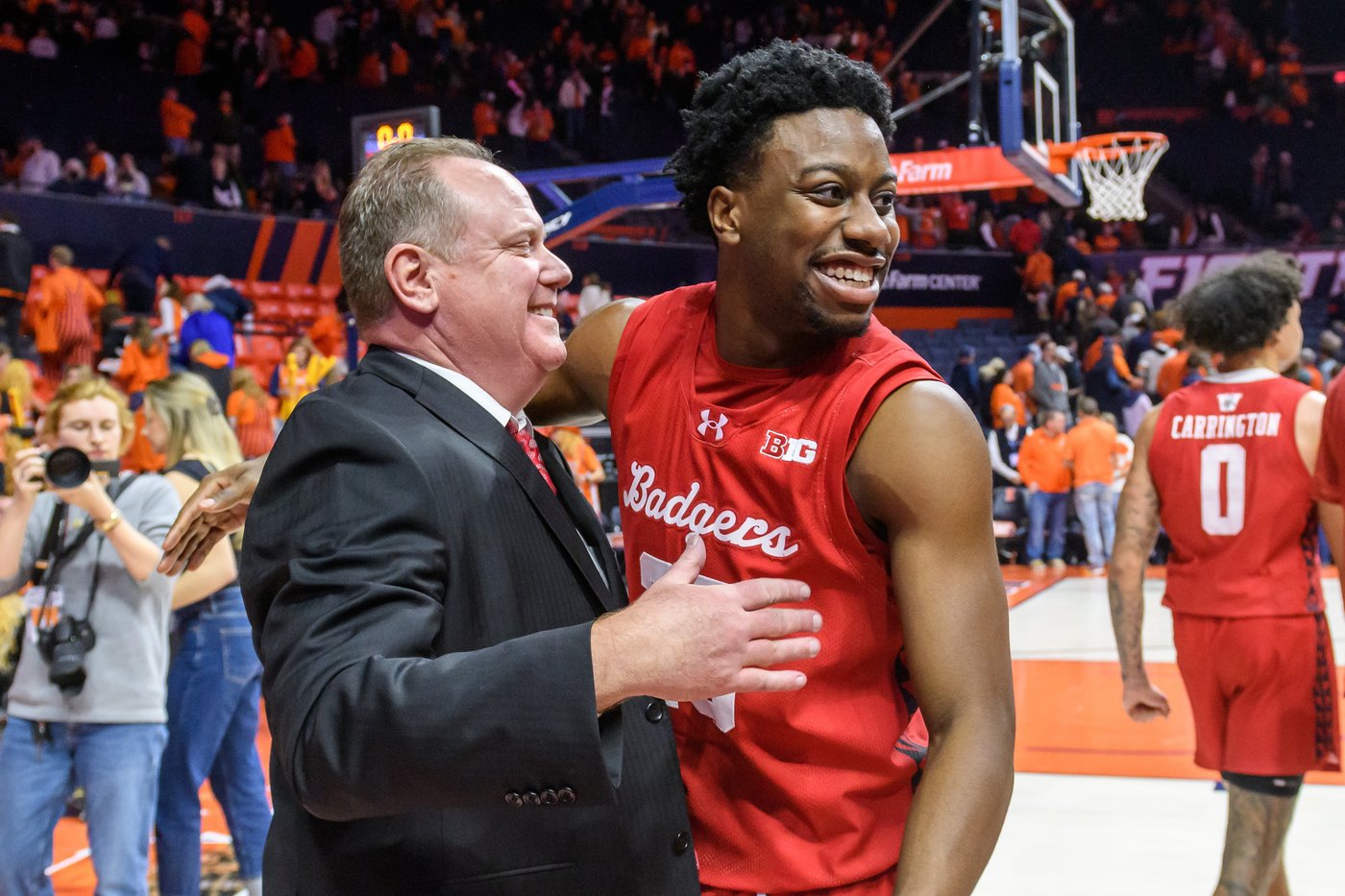 Wisconsin rallies from 12-point second-half deficit for 92-90 overtime win over No. 8 Illinois | iNFOnews.ca