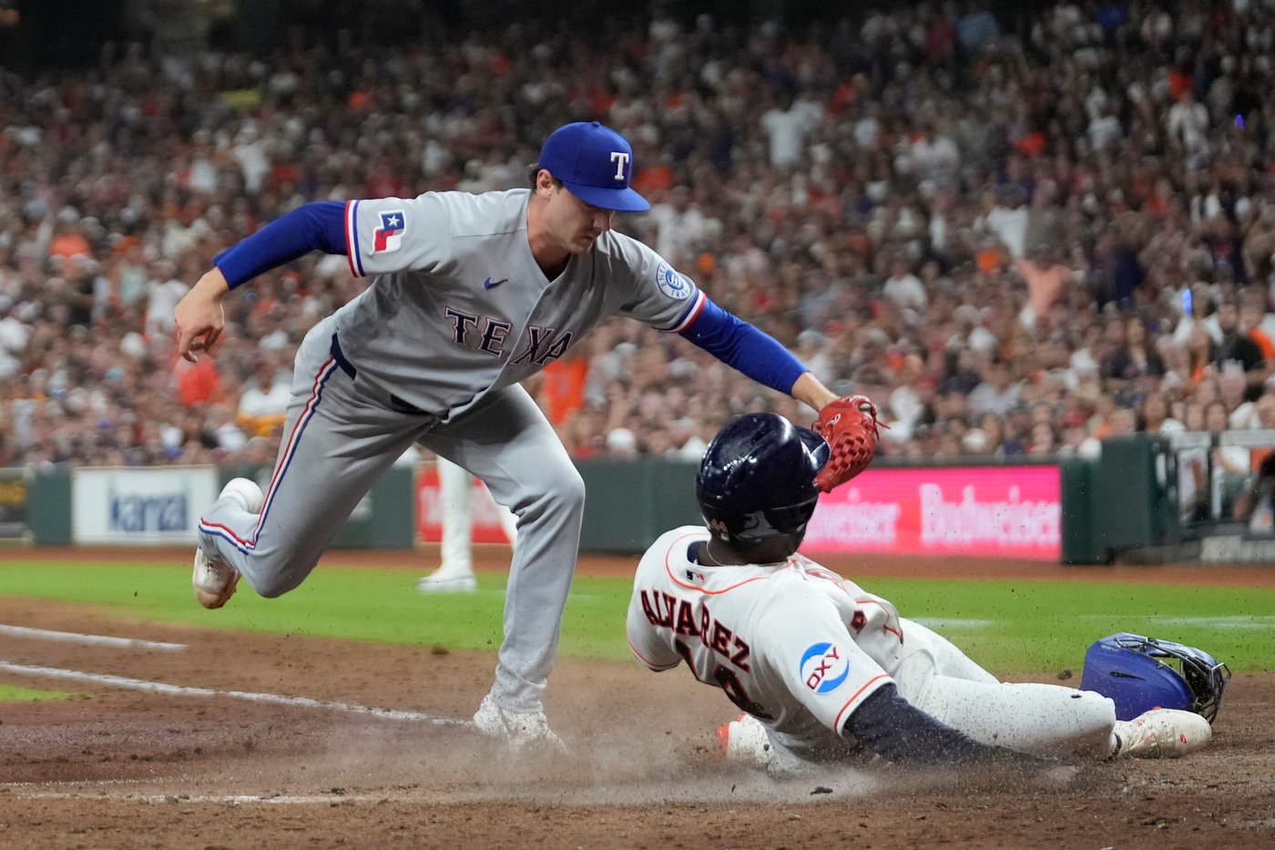 Astros edge Rangers 5-4, stretching AL West lead with 5th straight win | iNFOnews.ca Astros edge Rangers 5-4, stretching AL West lead with 5th straight win | iNFOnews.ca