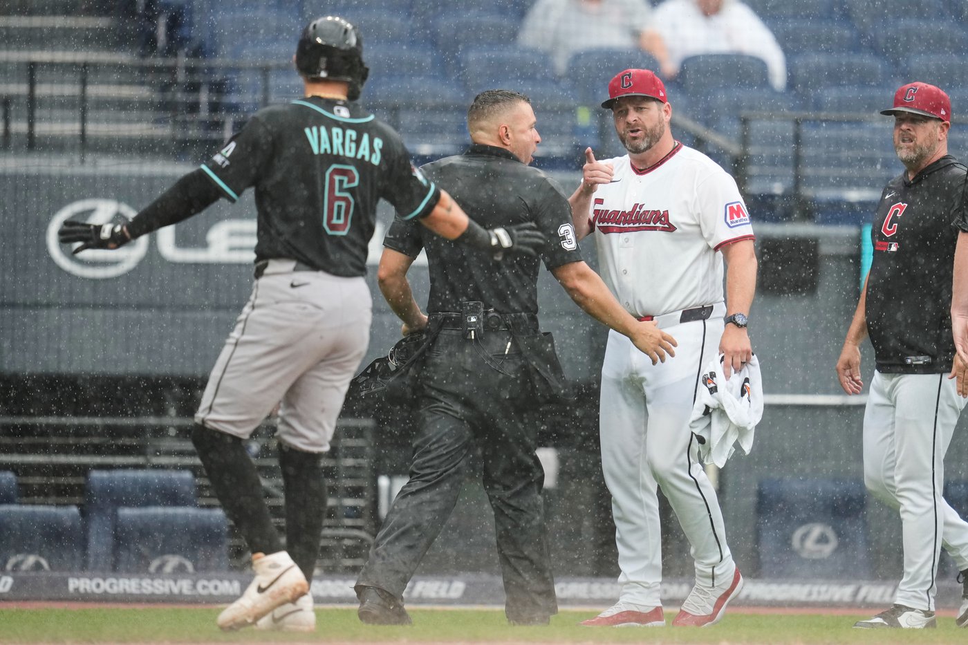 A bunt, a perfect game bid and a tarp: How Diamondbacks-Guardians tensions boiled over | iNFOnews.ca