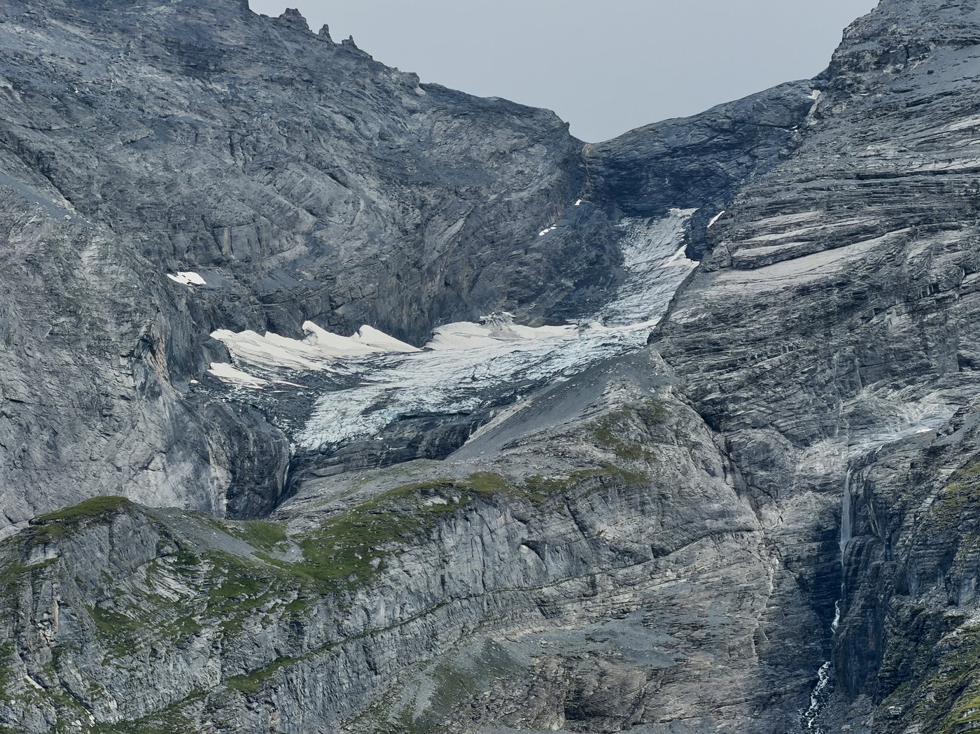 A looming rock collapse threatens a Swiss village as thawing permafrost destabilizes the Alps | iNFOnews.ca A looming rock collapse threatens a Swiss village as thawing permafrost destabilizes the Alps | iNFOnews.ca