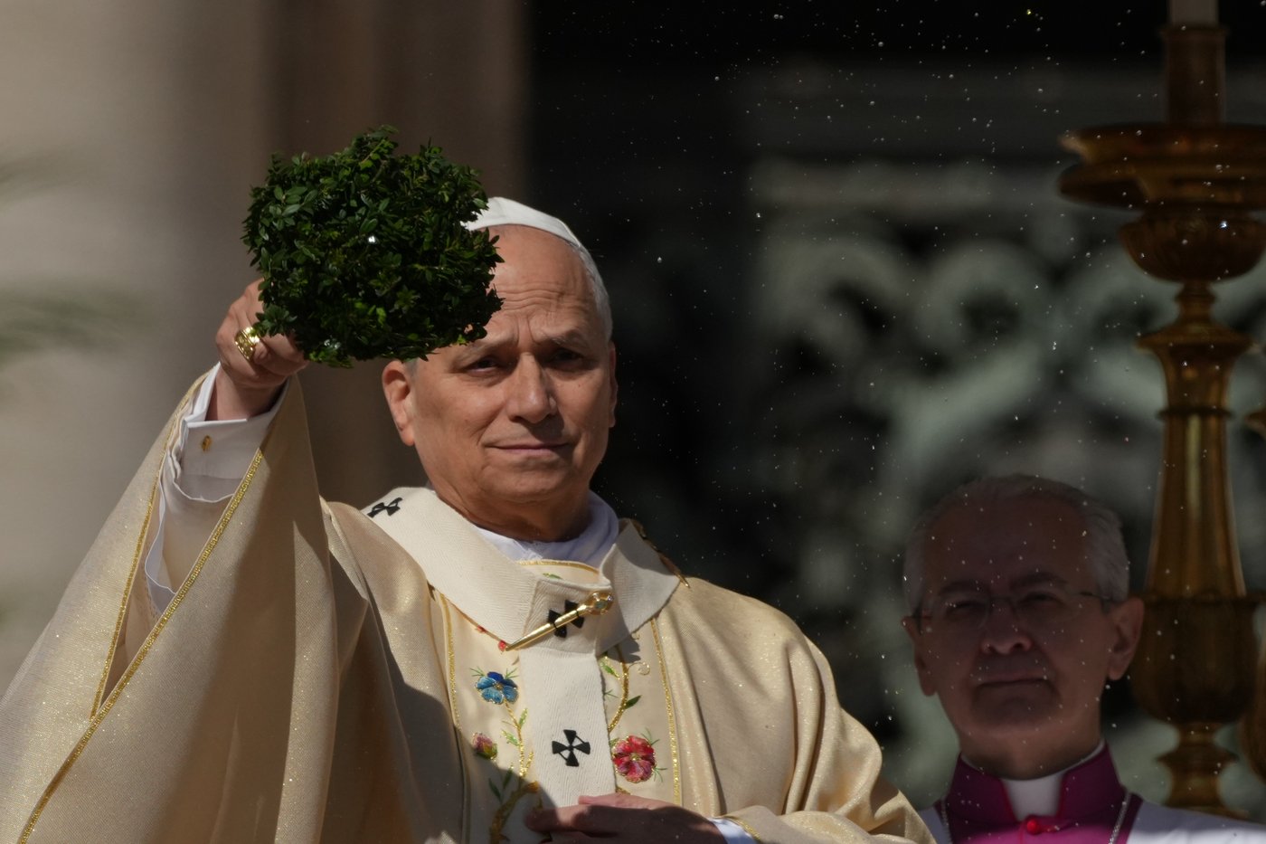 Photos show Pope Leo's first Easter Mass as pontiff | iNFOnews.ca
