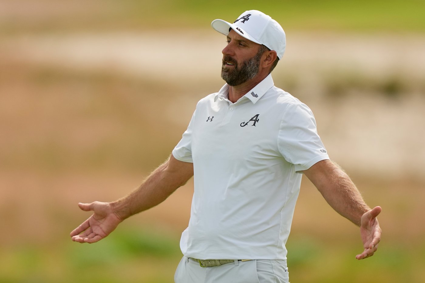 Dustin Johnson goes from 1 shot behind to scrambling to make the U.S. Open cut | iNFOnews.ca