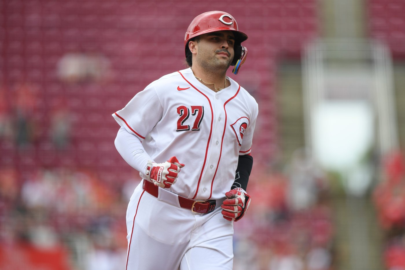 Burns wins 12th straight decision, Stewart hits 24th HR, as Reds beat Pirates 10-2 | iNFOnews.ca Burns wins 12th straight decision, Stewart hits 24th HR, as Reds beat Pirates 10-2 | iNFOnews.ca