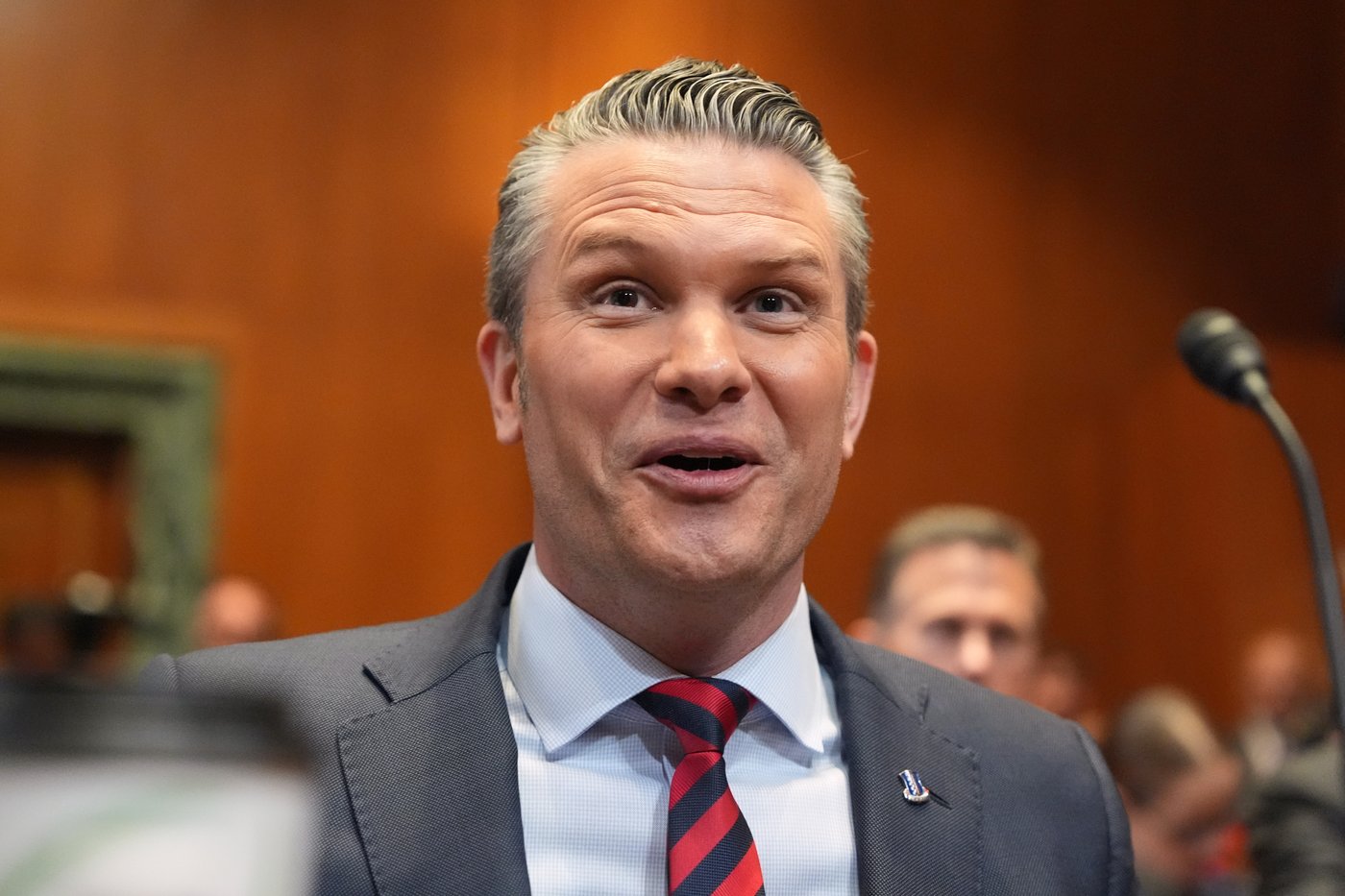 Senators from both parties push Hegseth for action on Ukraine aid | iNFOnews.ca