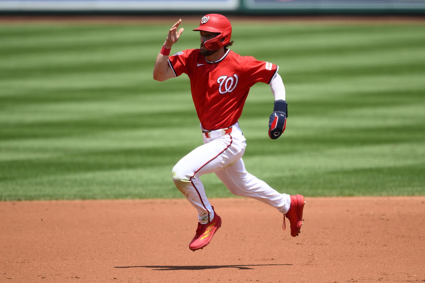 Ortiz hits 2nd career homer, Dion leads strong bullpen outing as Nationals beat Reds 7-1 | iNFOnews.ca