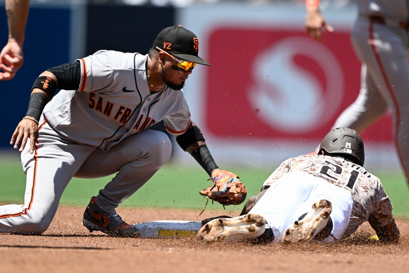 Phillies' Bryce Harper will move to right field to make room for 3-time batting champ Luis Arraez | iNFOnews.ca Phillies' Bryce Harper will move to right field to make room for 3-time batting champ Luis Arraez | iNFOnews.ca