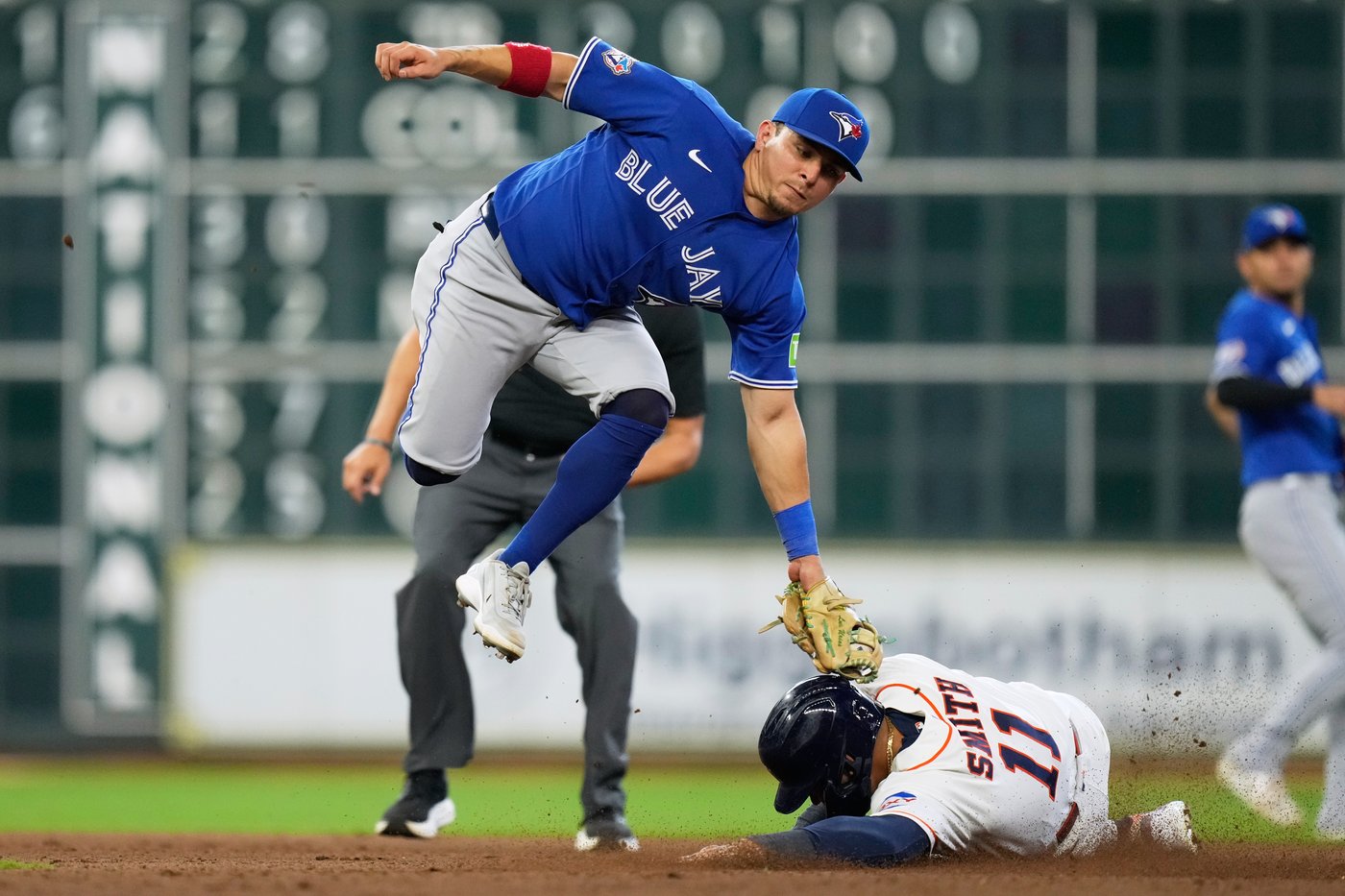 Ernie Clement’s 10th-inning, 2-run homer lifts the Blue Jays past the Astros | iNFOnews.ca Ernie Clement’s 10th-inning, 2-run homer lifts the Blue Jays past the Astros | iNFOnews.ca