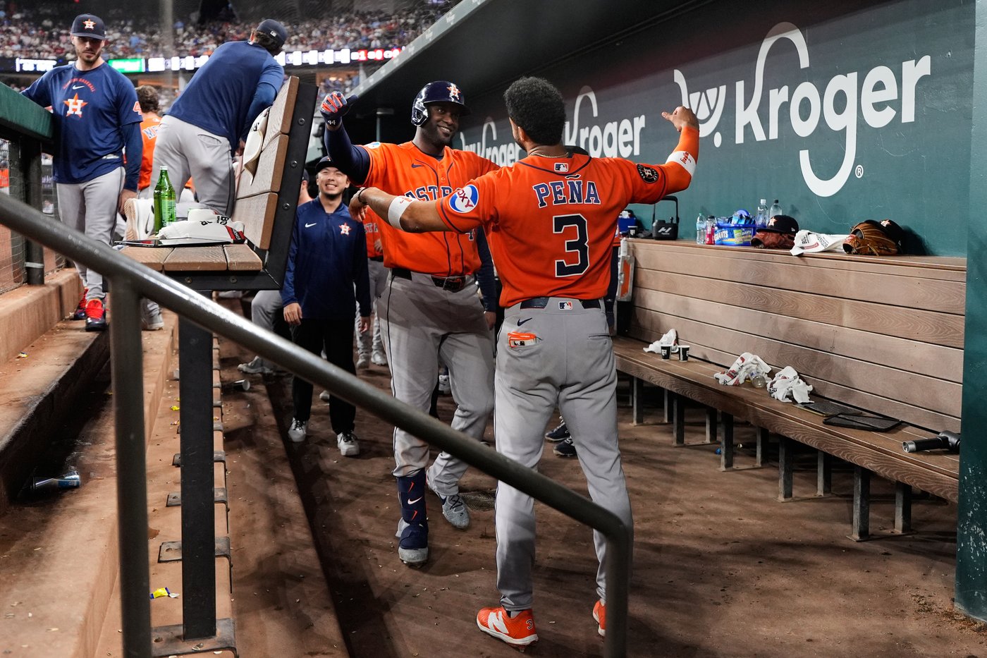 Yordan Alvarez homers twice for 2nd consecutive game to help Astros beat Rangers 4-3 | iNFOnews.ca