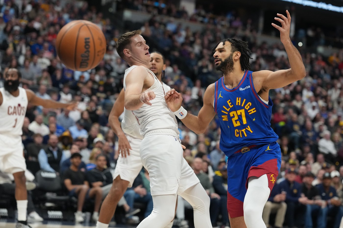 Donovan Mitchell, James Harden rally Cavaliers to 119-117 win over Nuggets | iNFOnews.ca