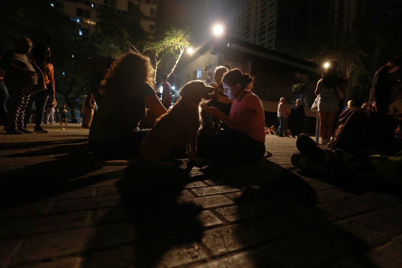 Twin earthquakes strike Venezuela, in photos | iNFOnews.ca