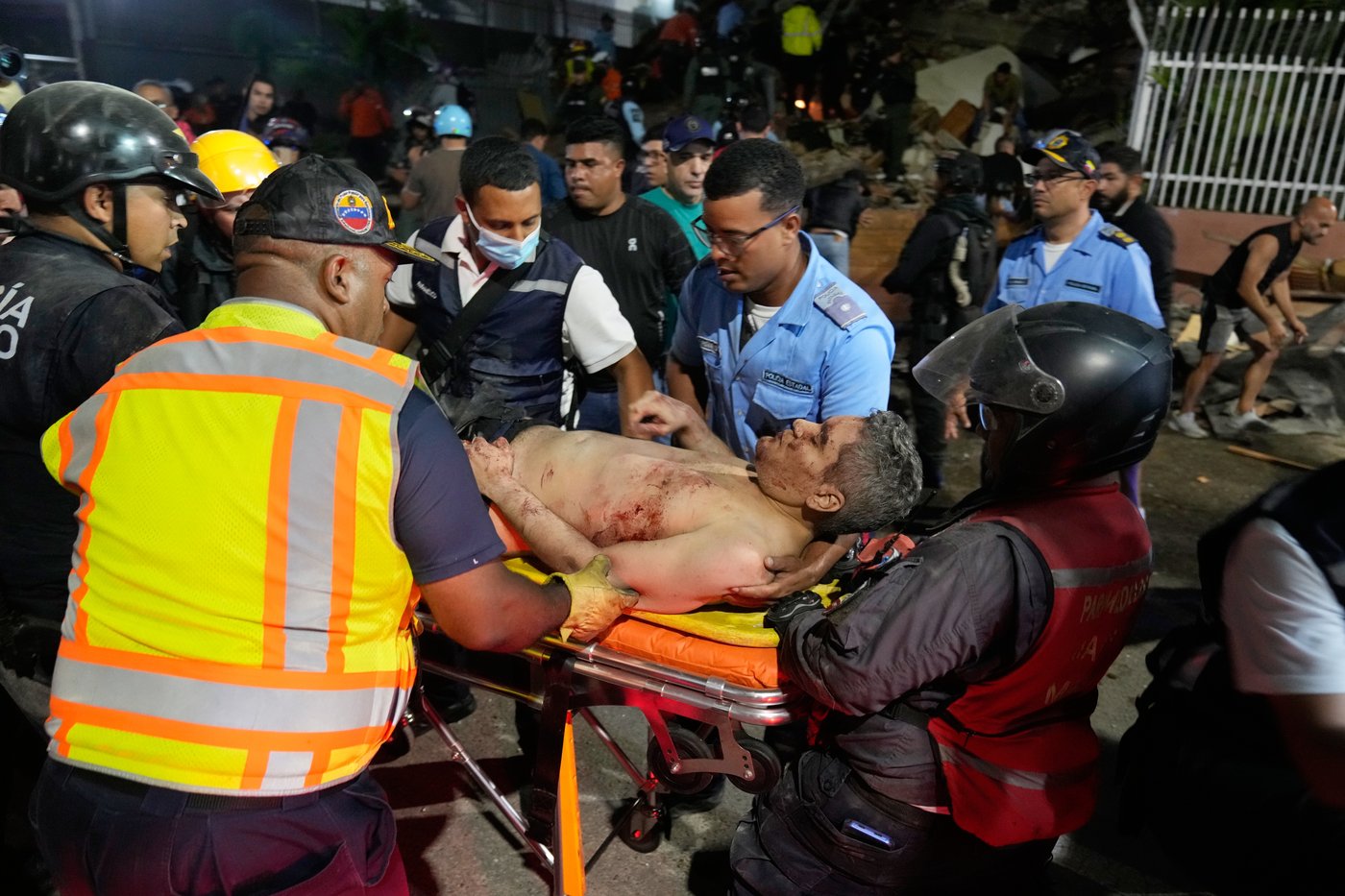 Twin earthquakes strike Venezuela, in photos | iNFOnews.ca