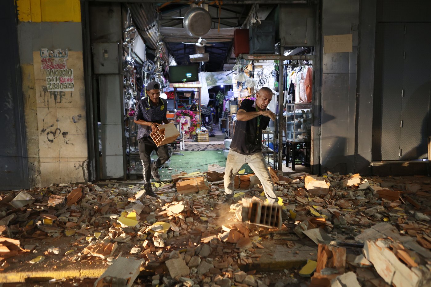 Twin earthquakes strike Venezuela, in photos | iNFOnews.ca