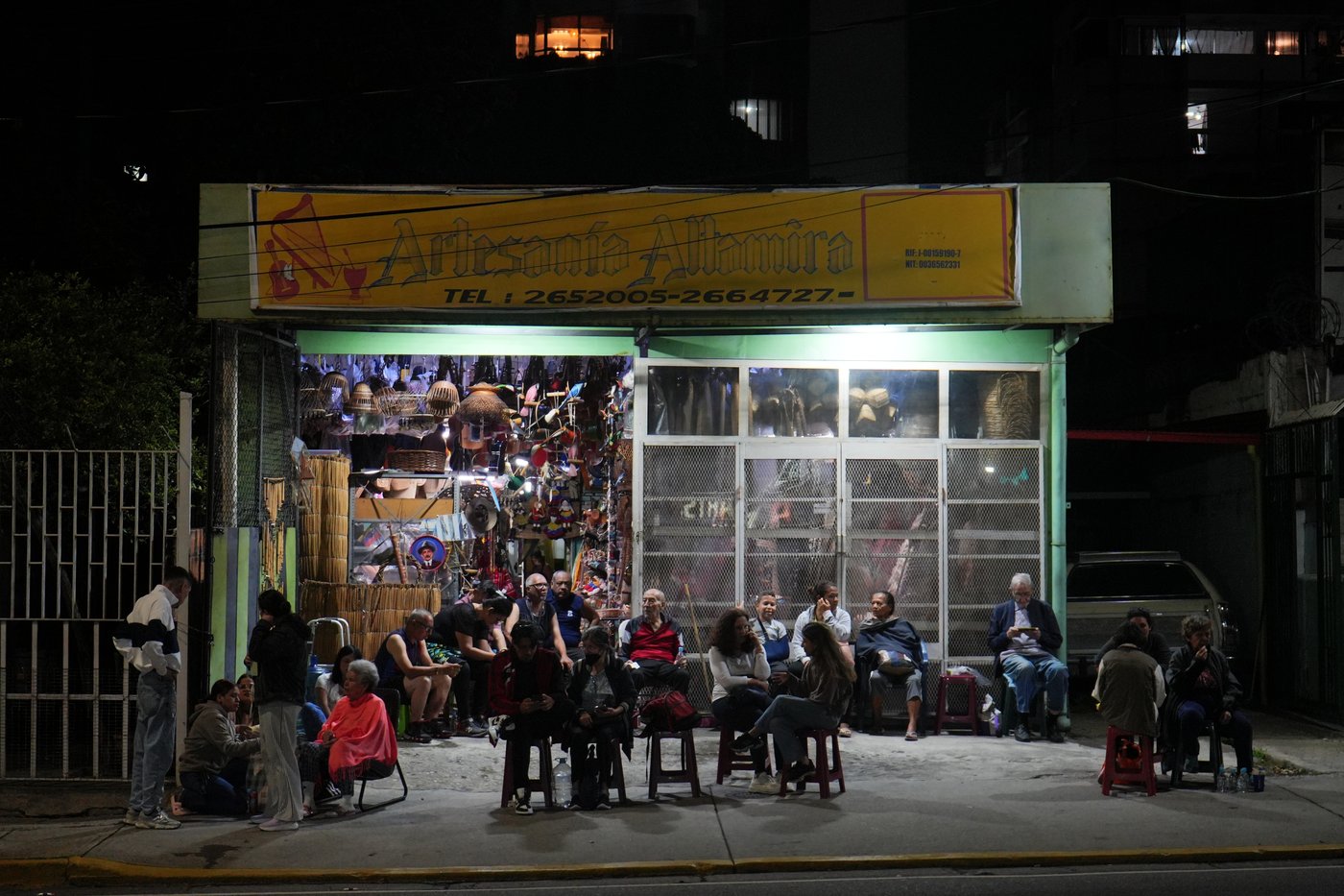 Twin earthquakes strike Venezuela, in photos | iNFOnews.ca