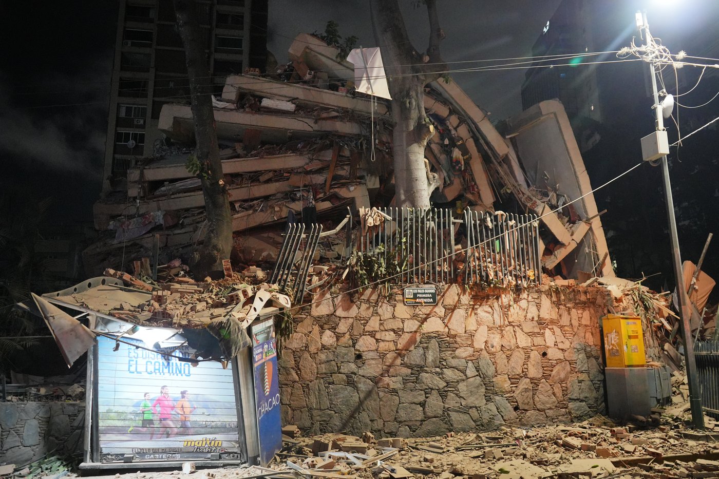 Twin earthquakes strike Venezuela, in photos | iNFOnews.ca