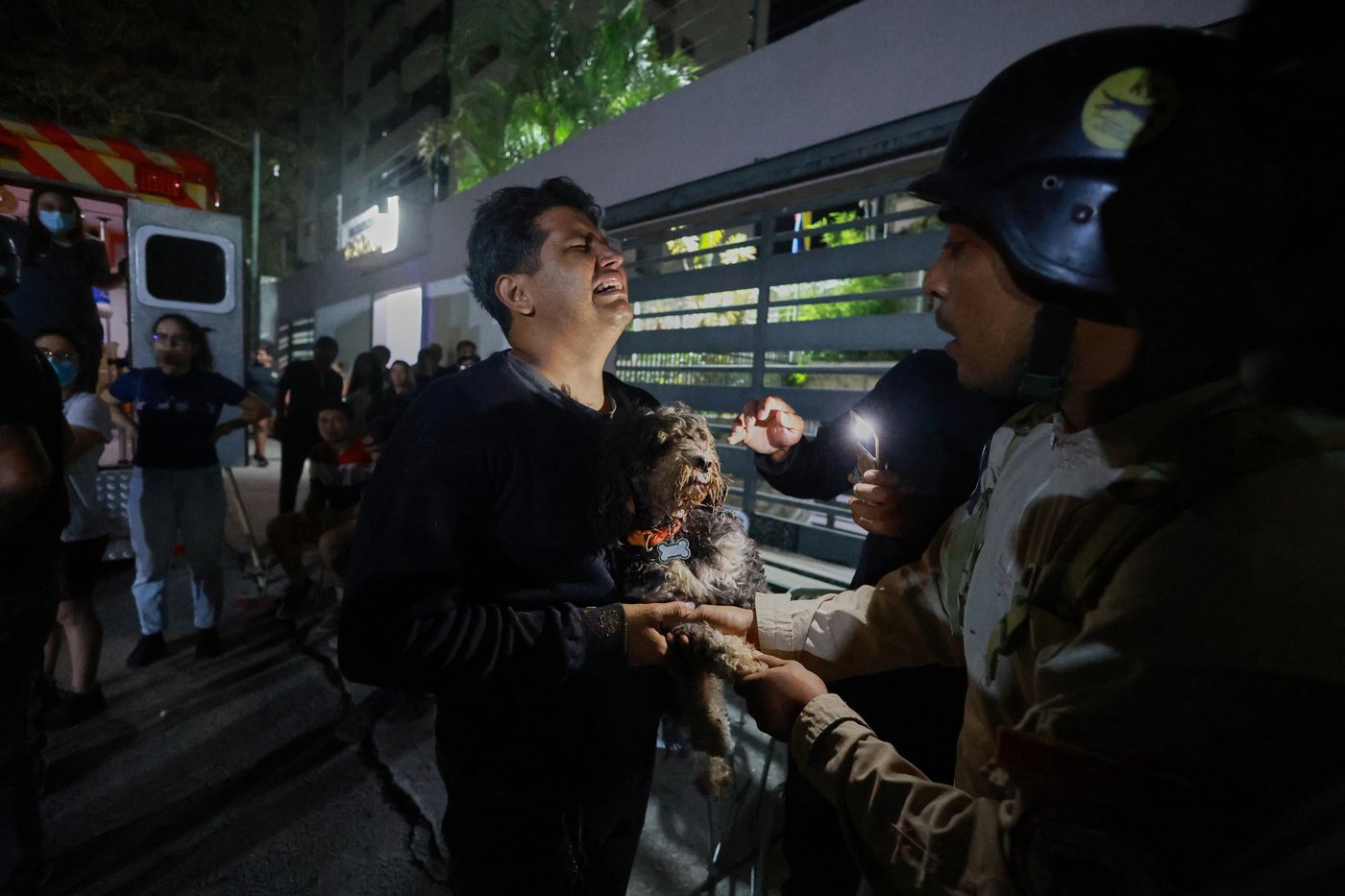 Twin earthquakes strike Venezuela, in photos | iNFOnews.ca