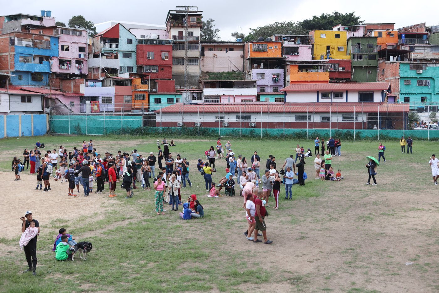 Twin earthquakes strike Venezuela, in photos | iNFOnews.ca