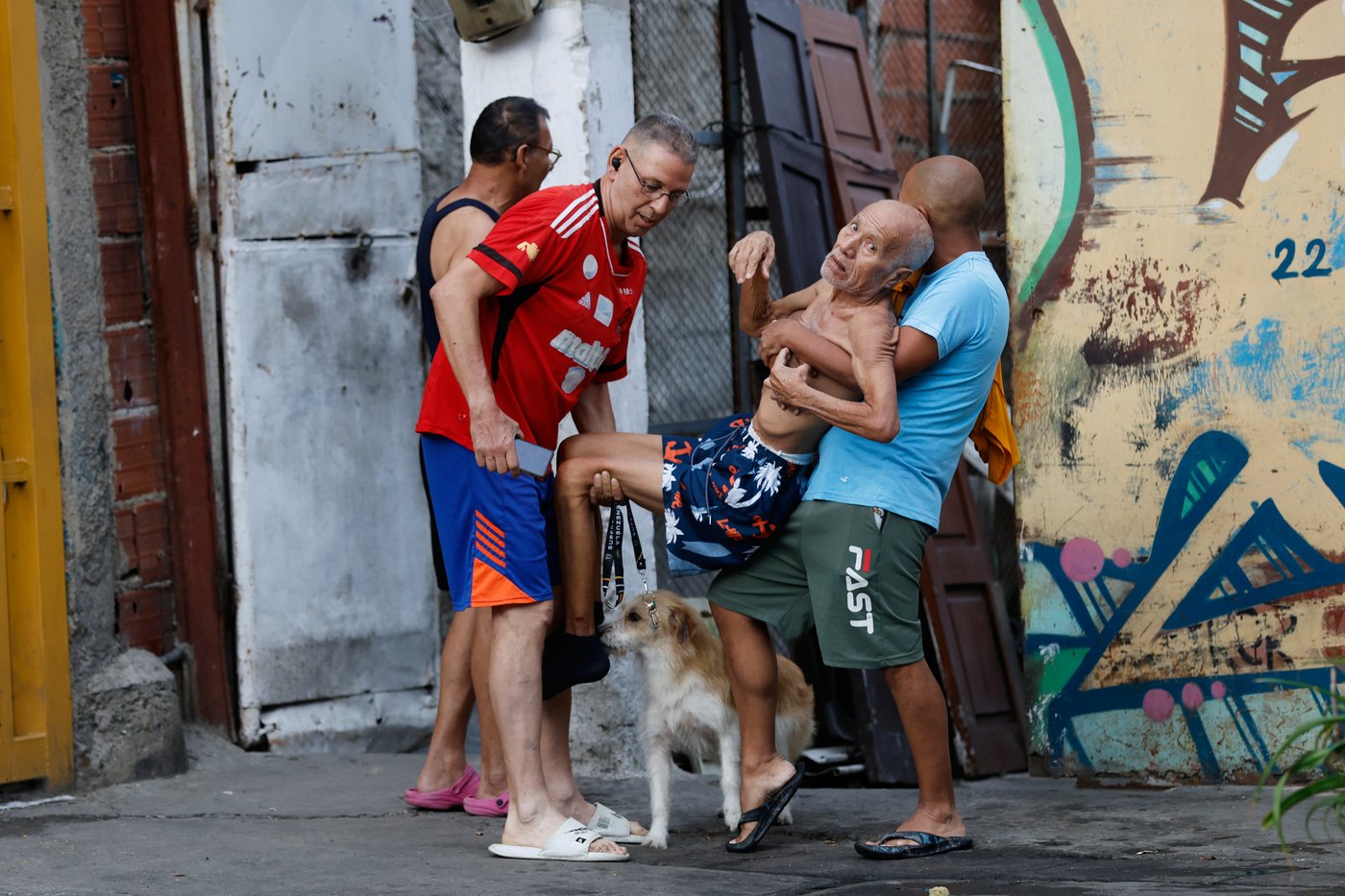 Twin earthquakes strike Venezuela, in photos | iNFOnews.ca
