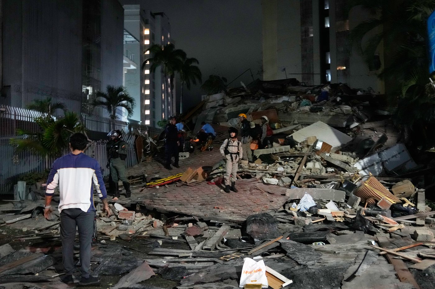 Twin earthquakes strike Venezuela, in photos | iNFOnews.ca