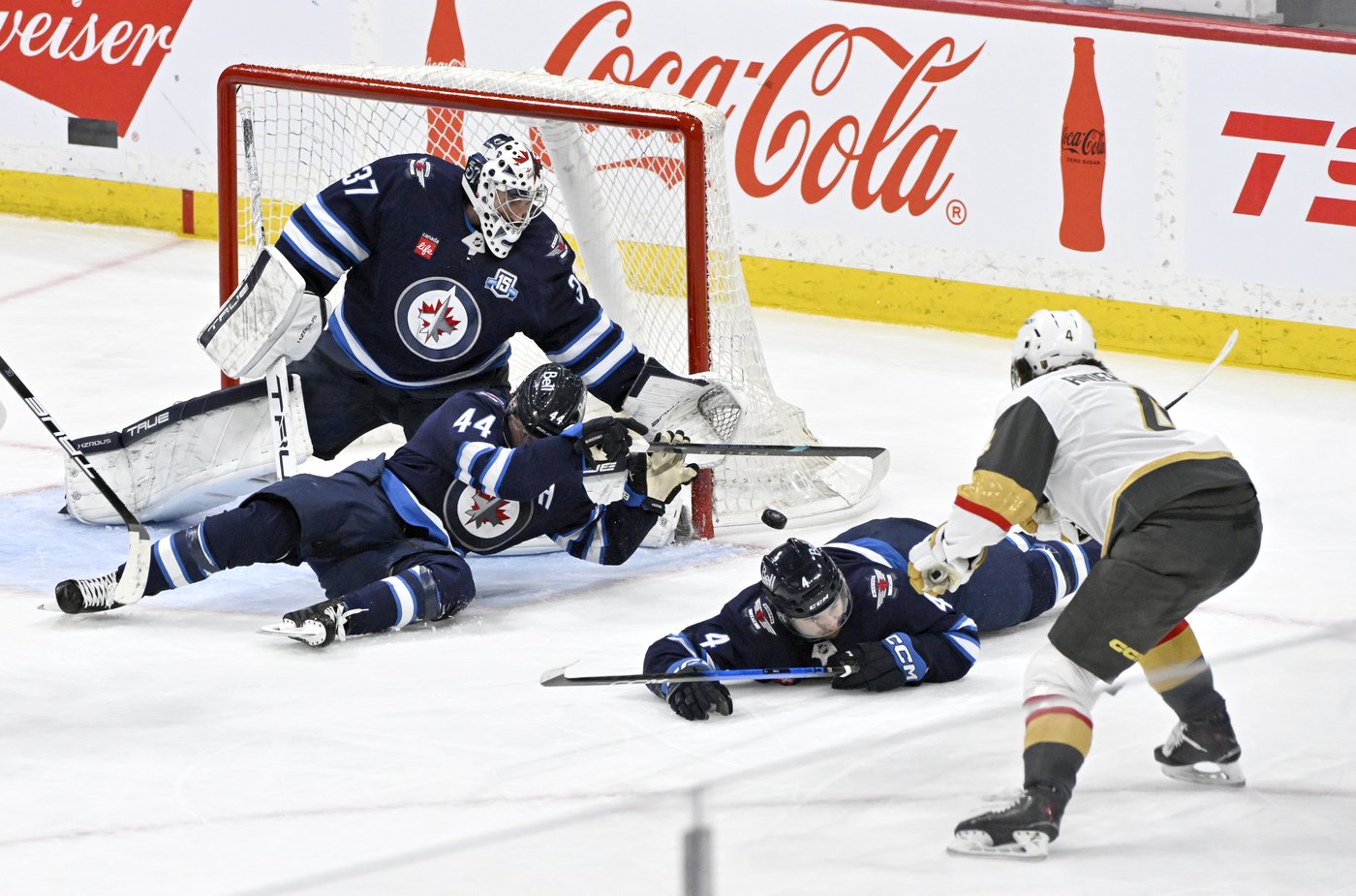 Scheifele leads the battle as Jets outduel Golden Knights 4-1 | iNFOnews.ca