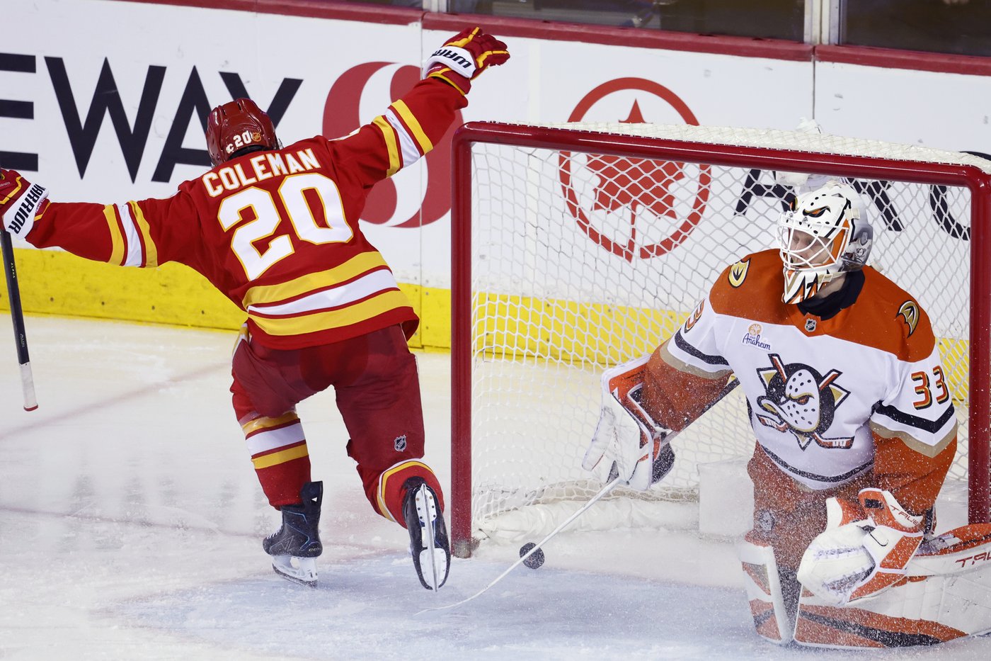 Granlund caps hat trick with OT winner as Ducks defeat Flames 3-2 | iNFOnews.ca Granlund caps hat trick with OT winner as Ducks defeat Flames 3-2 | iNFOnews.ca