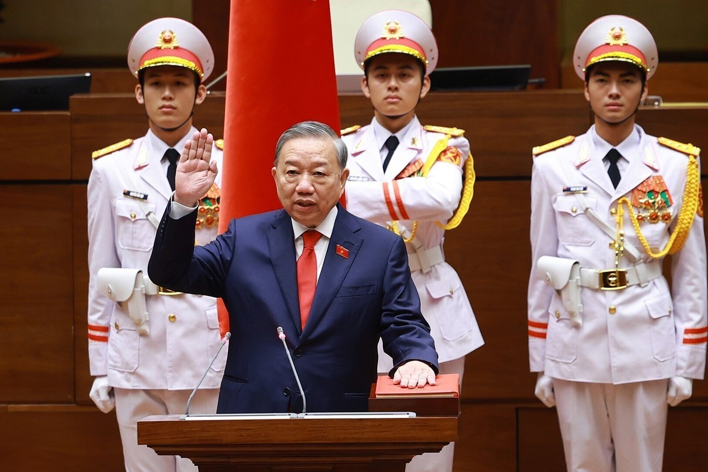 Vietnam elects Communist Party chief as president, echoing China's power structure | iNFOnews.ca