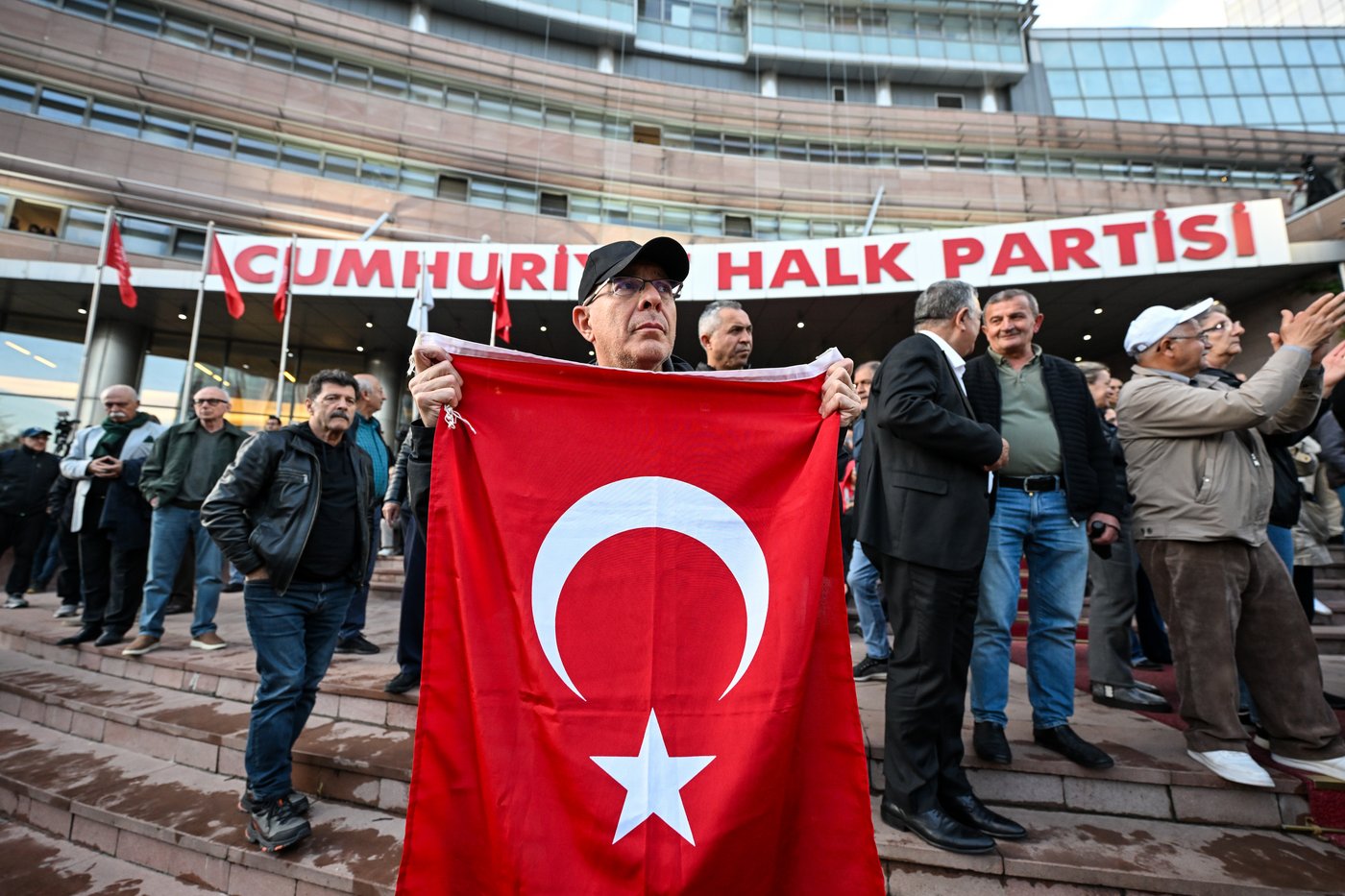 Standoff in Turkey’s main opposition party escalates | iNFOnews.ca