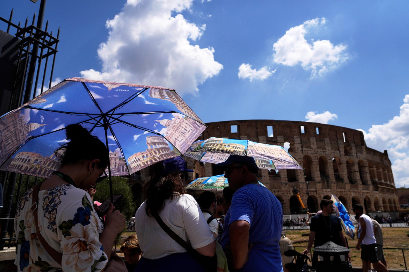 Here's how to avoid heat-related illnesses and stay cool this summer | iNFOnews.ca